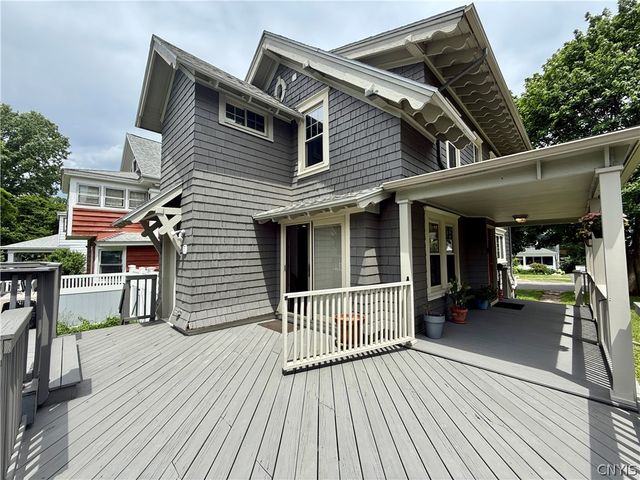 136 Kensington Place, Syracuse, NY 13210