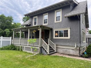 136 Kensington Place, Syracuse, NY 13210