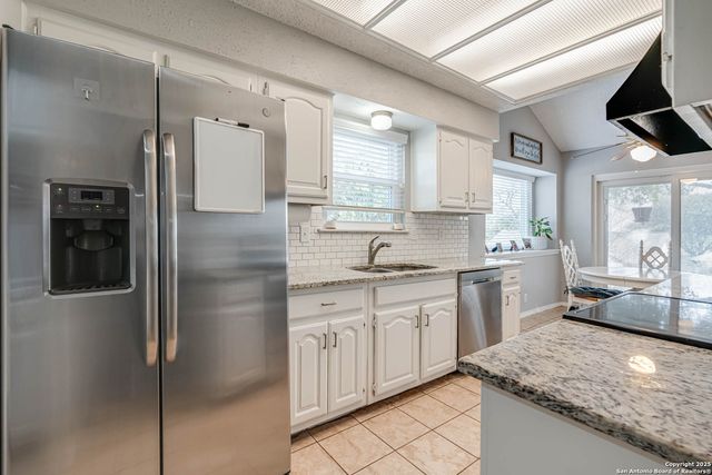7818 HAWK TRAIL, San Antonio, TX 78250
