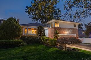 7 Judith Street, Plainview, NY 11803