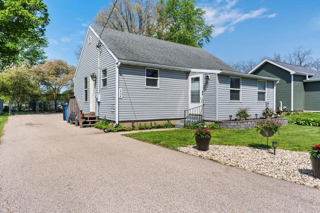 204 1st Street, Brooklyn, WI 53521