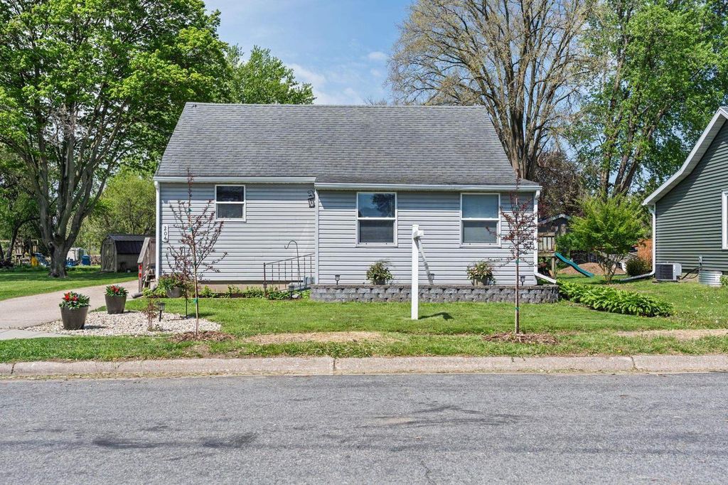 204 1st Street, Brooklyn, WI 53521