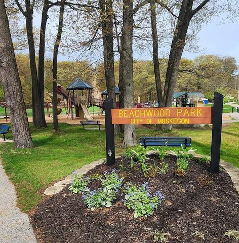 3061 Sherwood Court, Muskegon City, MI 49441