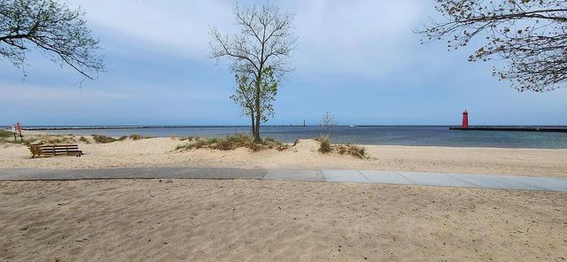 3061 Sherwood Court, Muskegon City, MI 49441