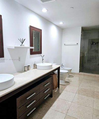 475 Brickell Ave 2115, Miami, FL 33131