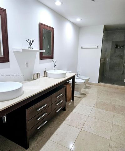 475 Brickell Ave 2115, Miami, FL 33131