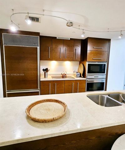 475 Brickell Ave 2115, Miami, FL 33131