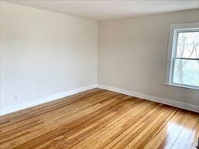 15 Linden Pl 3rd Flr, Dedham, MA 02026
