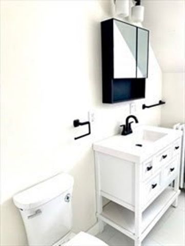 15 Linden Pl 3rd Flr, Dedham, MA 02026