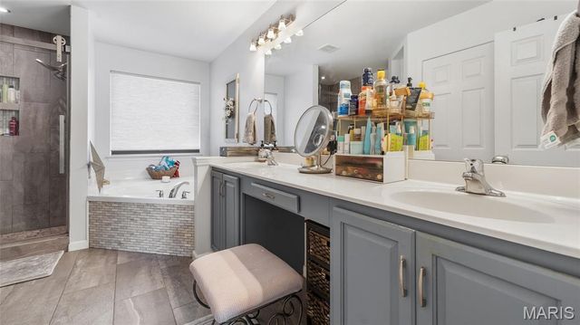 125 Pine Needle Drive, Wentzville, MO 63385