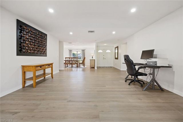 9876 White Sands PL, Bonita Springs, FL 34135