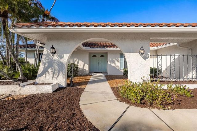 9876 White Sands PL, Bonita Springs, FL 34135