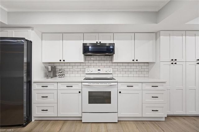 9876 White Sands PL, Bonita Springs, FL 34135