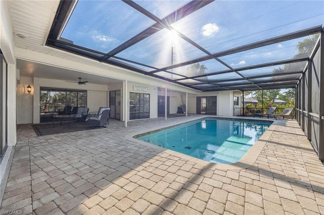 9876 White Sands PL, Bonita Springs, FL 34135