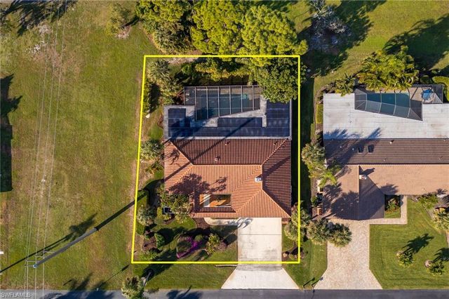 9876 White Sands PL, Bonita Springs, FL 34135