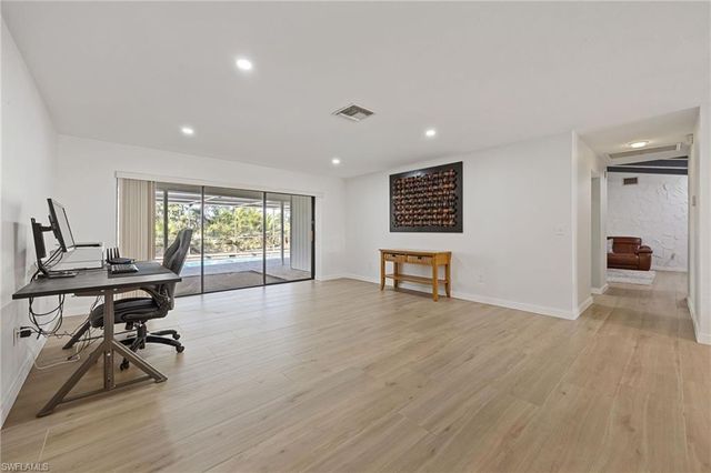 9876 White Sands PL, Bonita Springs, FL 34135