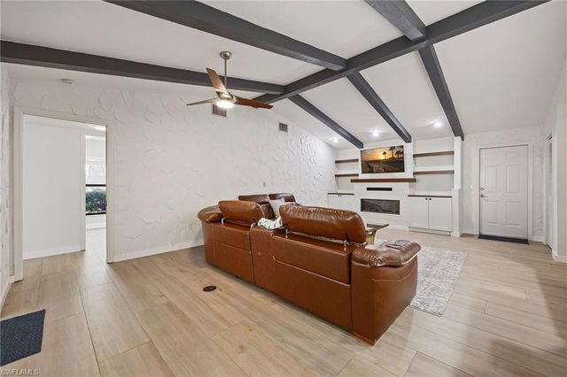 9876 White Sands PL, Bonita Springs, FL 34135