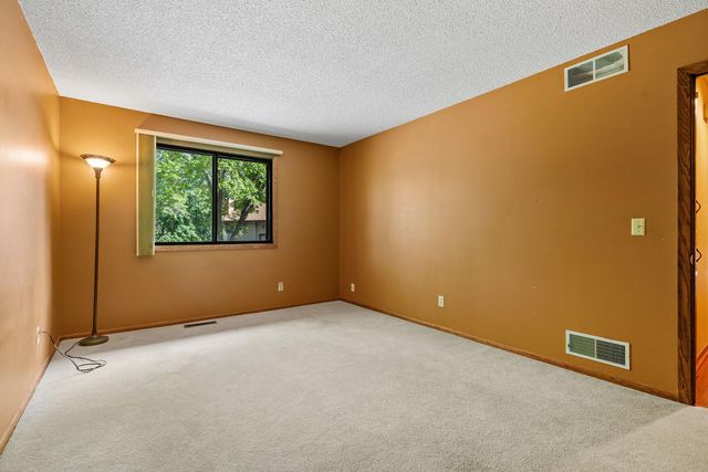 850 Martha Lake Court, Shoreview, MN 55126