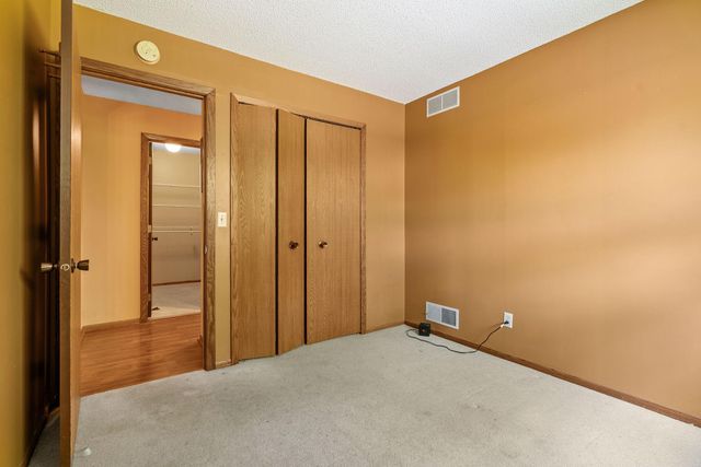 850 Martha Lake Court, Shoreview, MN 55126