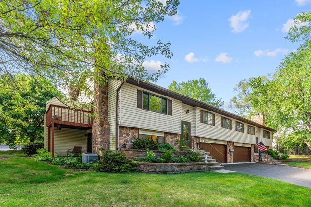 850 Martha Lake Court, Shoreview, MN 55126