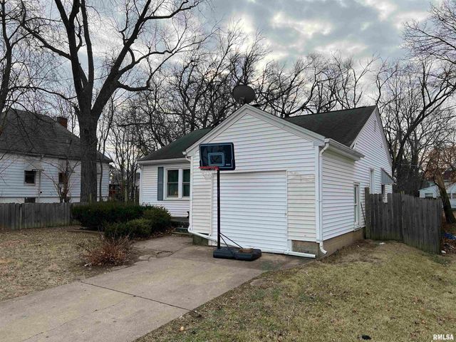 820 W VIRGINIA Avenue, Peoria, IL 61604