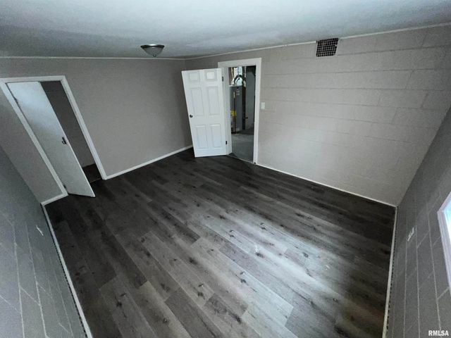 820 W VIRGINIA Avenue, Peoria, IL 61604