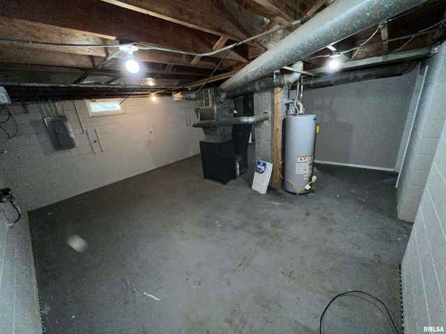 820 W VIRGINIA Avenue, Peoria, IL 61604