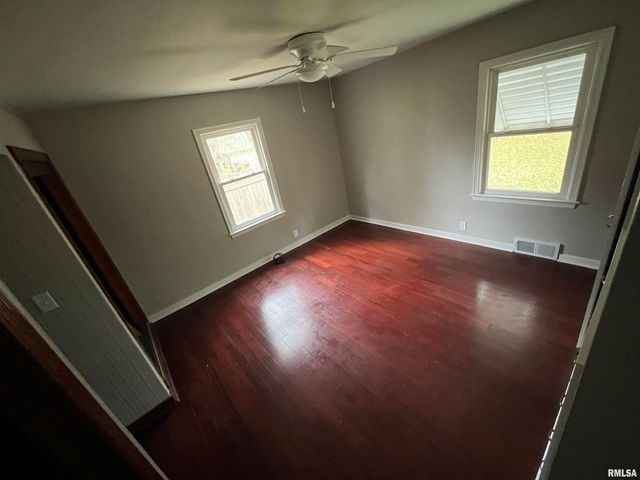 820 W VIRGINIA Avenue, Peoria, IL 61604