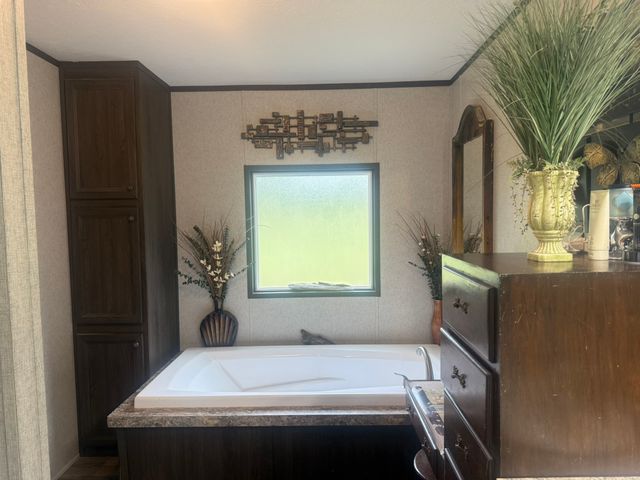 1200 Shoreline Circle, Chandler, TX 75758