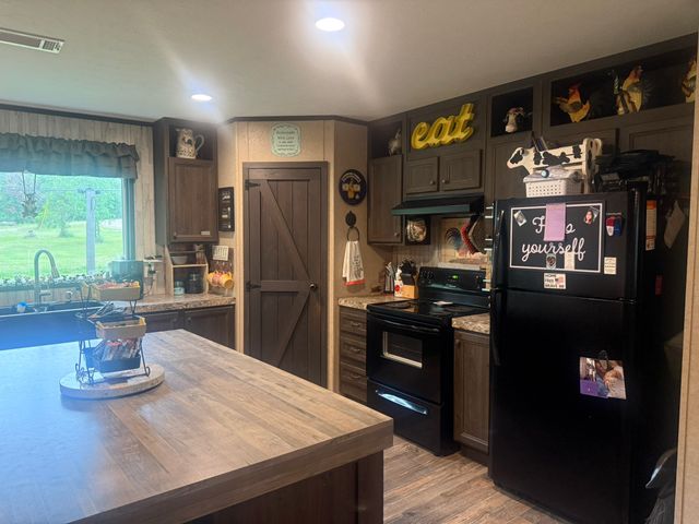 1200 Shoreline Circle, Chandler, TX 75758