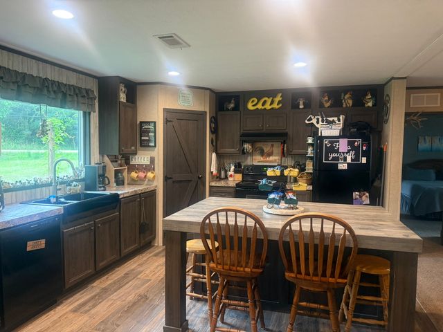 1200 Shoreline Circle, Chandler, TX 75758