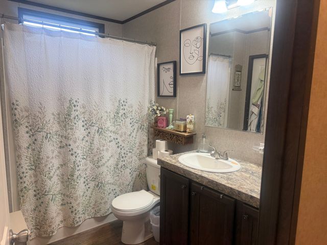 1200 Shoreline Circle, Chandler, TX 75758