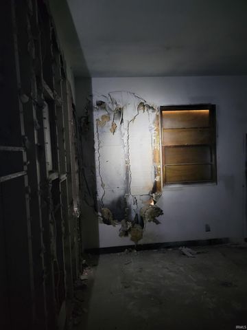 24713 Penwell Avenue, Elkhart, IN 46516