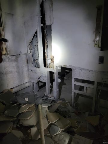 24713 Penwell Avenue, Elkhart, IN 46516