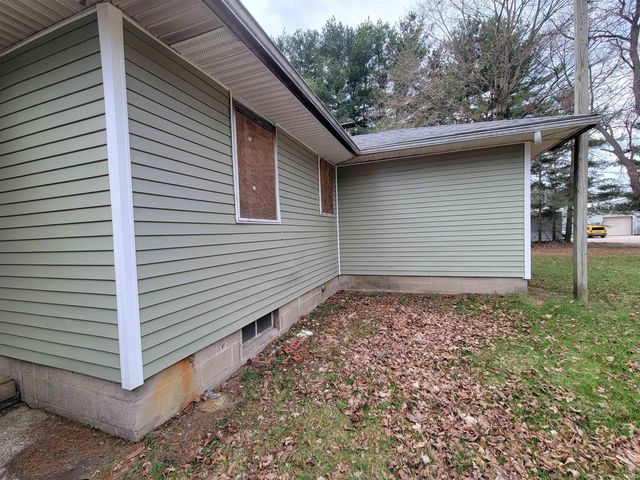 24713 Penwell Avenue, Elkhart, IN 46516