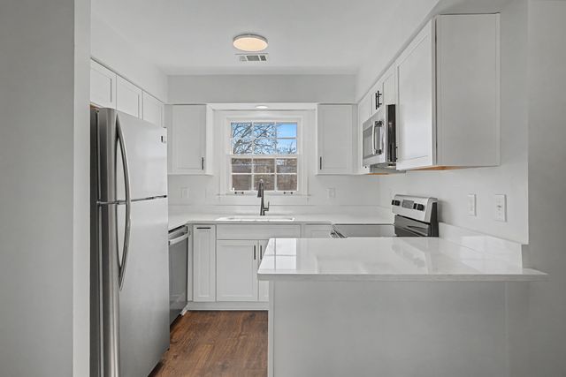 2135 Acklen Ave Apt 6, Nashville, TN 37212