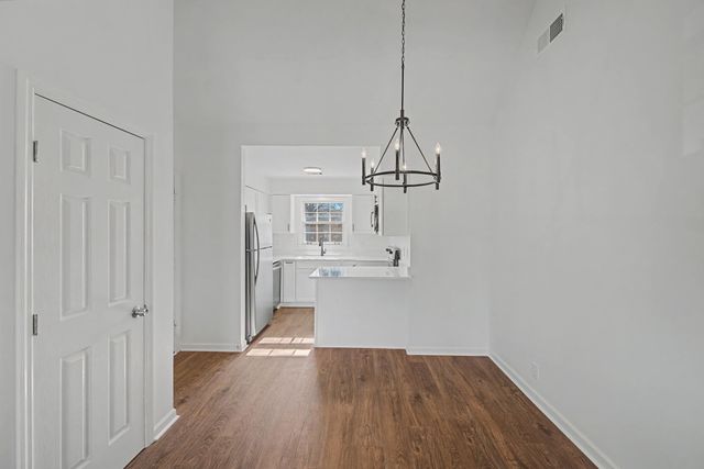 2135 Acklen Ave Apt 6, Nashville, TN 37212