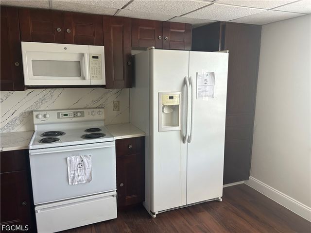 2828 JACKSON ST N G4, Fort Myers, FL 33901