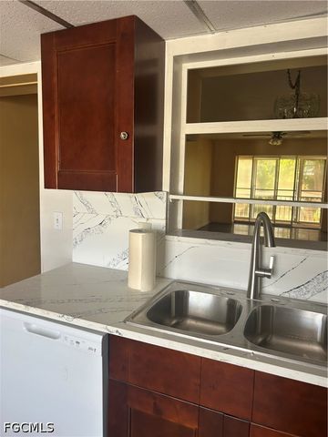 2828 JACKSON ST N G4, Fort Myers, FL 33901