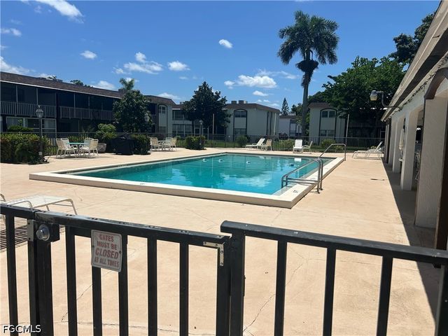 2828 JACKSON ST N G4, Fort Myers, FL 33901