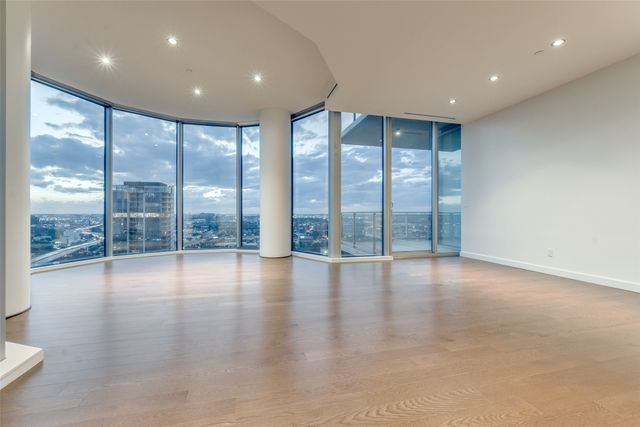 2900 Mckinnon Street 2704, Dallas, TX 75201