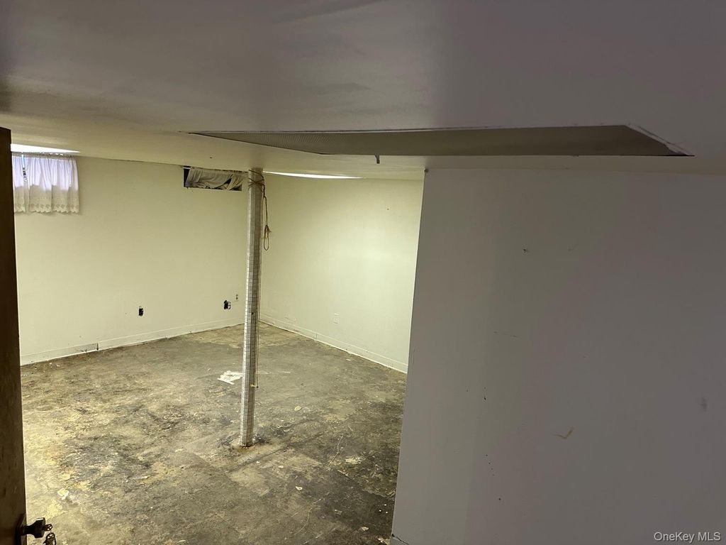 2621 30th Street Lower Level B, Astoria, NY 11102 — photo 2