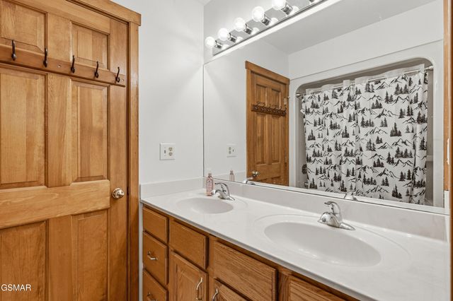 2206 Castle Rise Way, Sevierville, TN 37862