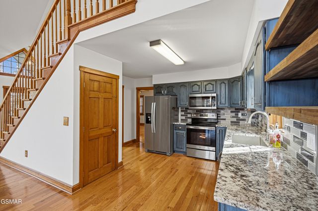 2206 Castle Rise Way, Sevierville, TN 37862