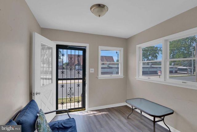 228 PLEASANT ST E, Hammonton, NJ 08037