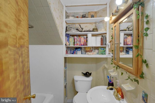 228 PLEASANT ST E, Hammonton, NJ 08037