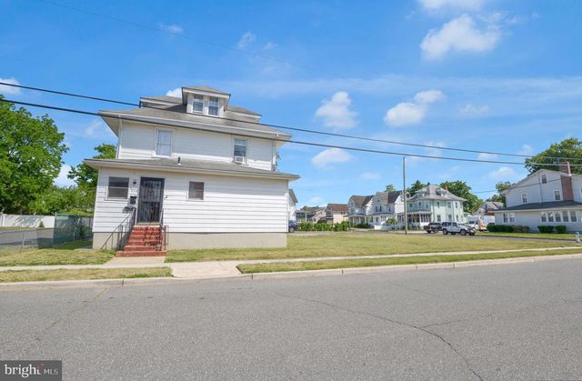 228 PLEASANT ST E, Hammonton, NJ 08037