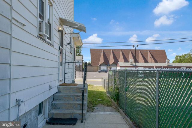 228 PLEASANT ST E, Hammonton, NJ 08037