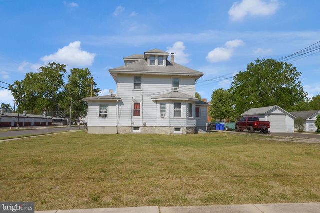 228 PLEASANT ST E, Hammonton, NJ 08037