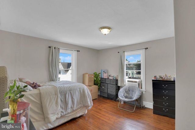 228 PLEASANT ST E, Hammonton, NJ 08037